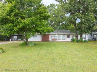 7 Bon Air Street, Van Buren, AR 72956