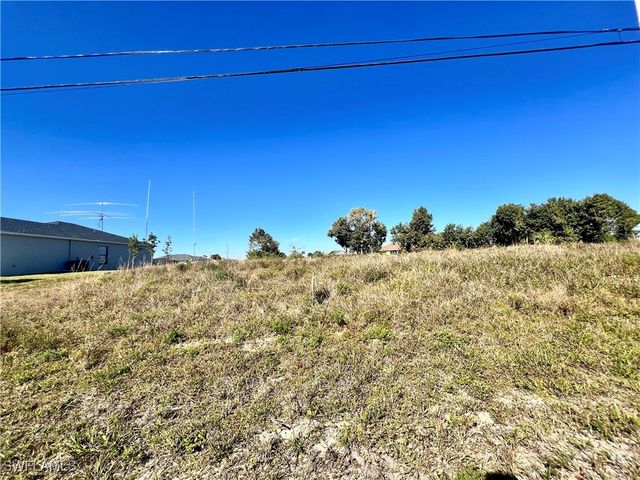 201 NW 5th TER, Cape Coral, FL 33993