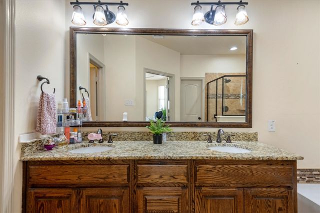 9257 Water Oak Drive, Arlington, TX 76002