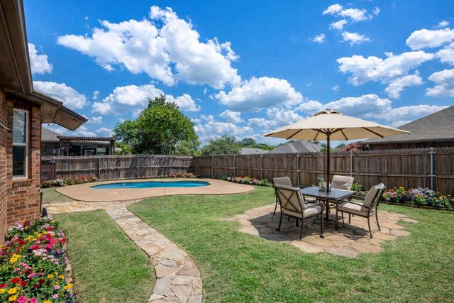 9257 Water Oak Drive, Arlington, TX 76002