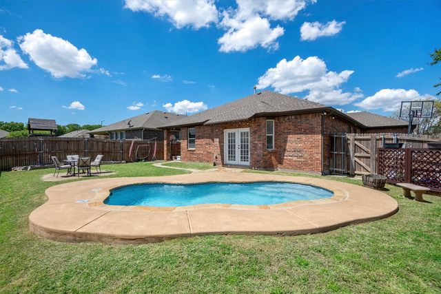 9257 Water Oak Drive, Arlington, TX 76002