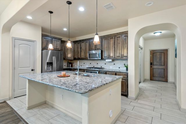 9257 Water Oak Drive, Arlington, TX 76002