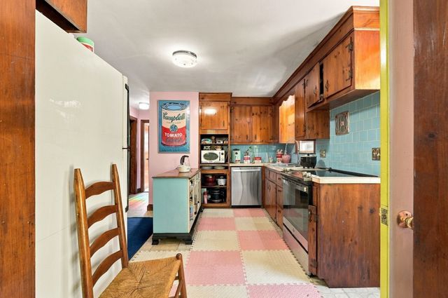 15 Homestead Rd, Middleboro, MA 02346