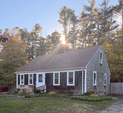 15 Homestead Rd, Middleboro, MA 02346