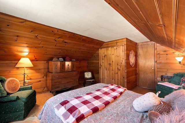 15 Homestead Rd, Middleboro, MA 02346