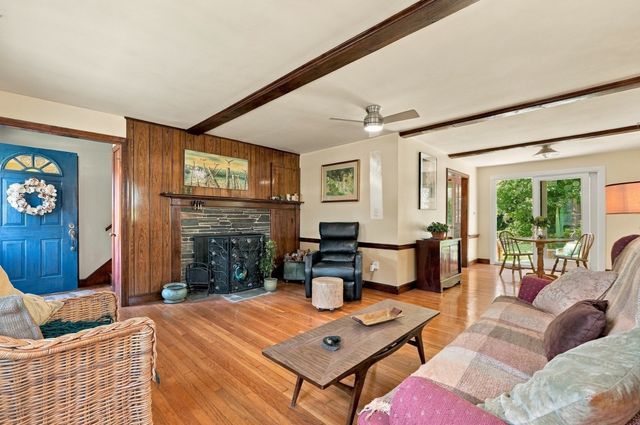 15 Homestead Rd, Middleboro, MA 02346