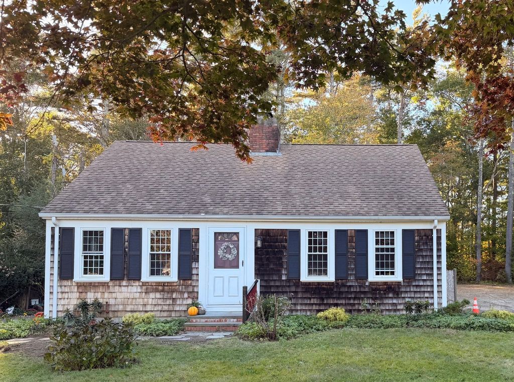 15 Homestead Rd, Middleboro, MA 02346