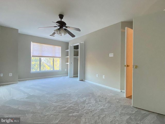 44190 MOSSY BROOK SQ, Ashburn, VA 20147