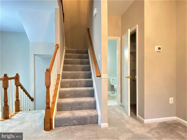 44190 MOSSY BROOK SQ, Ashburn, VA 20147