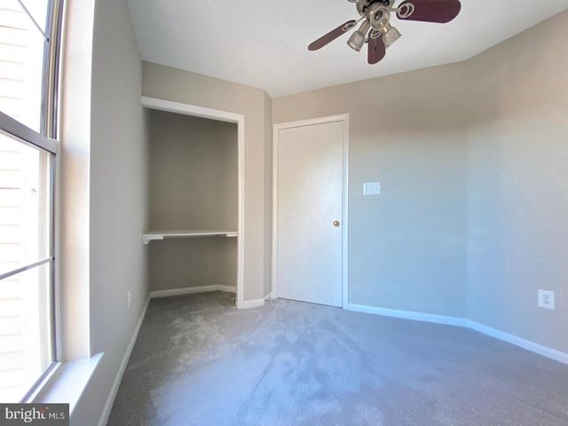 44190 MOSSY BROOK SQ, Ashburn, VA 20147