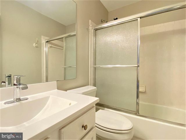 44190 MOSSY BROOK SQ, Ashburn, VA 20147