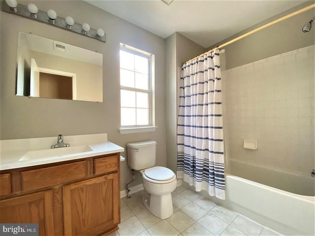 44190 MOSSY BROOK SQ, Ashburn, VA 20147