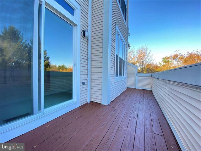 44190 MOSSY BROOK SQ, Ashburn, VA 20147