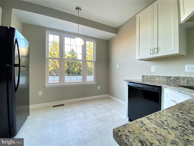 44190 MOSSY BROOK SQ, Ashburn, VA 20147