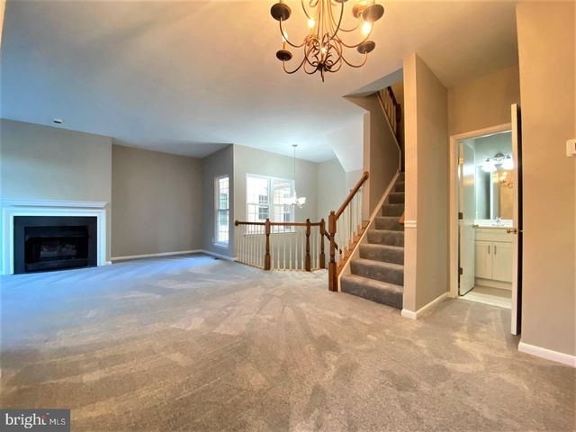 44190 MOSSY BROOK SQ, Ashburn, VA 20147