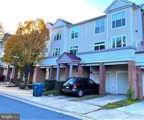 44190 MOSSY BROOK SQ, Ashburn, VA 20147