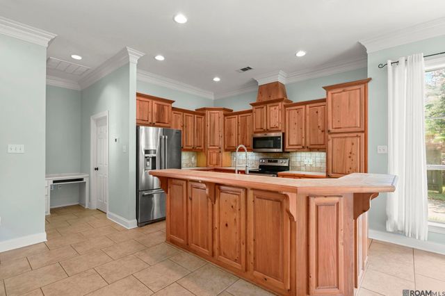 6034 Woodbend Dr, Zachary, LA 70791