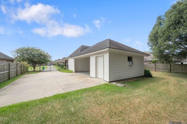 6034 Woodbend Dr, Zachary, LA 70791