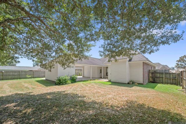 6034 Woodbend Dr, Zachary, LA 70791