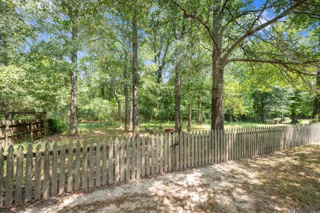 6034 Woodbend Dr, Zachary, LA 70791