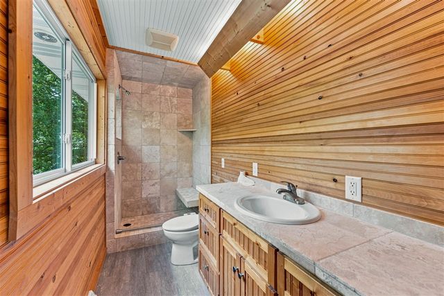 1658 66th Street, Fennville, MI 49408