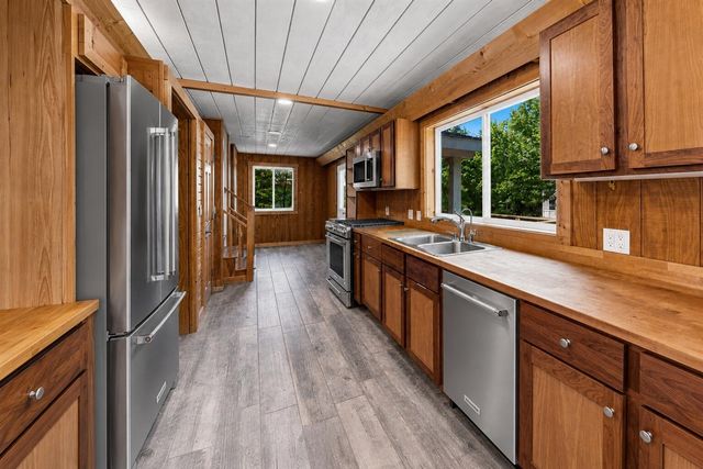 1658 66th Street, Fennville, MI 49408