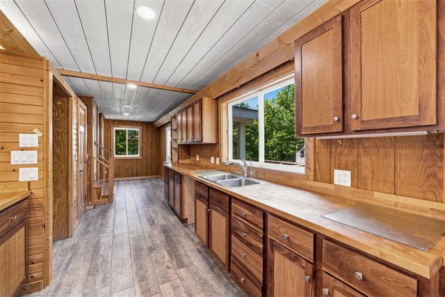 1658 66th Street, Fennville, MI 49408