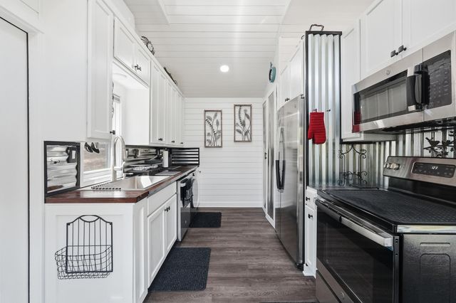 401 Holley King Road, Defuniak Springs, FL 32433