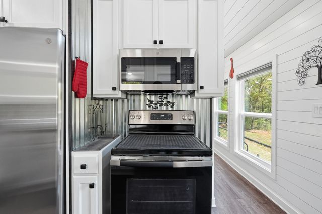 401 Holley King Road, Defuniak Springs, FL 32433