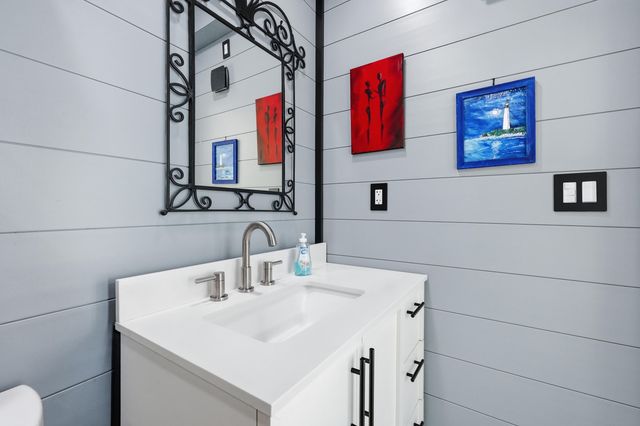 401 Holley King Road, Defuniak Springs, FL 32433