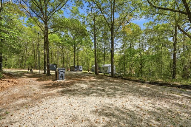 401 Holley King Road, Defuniak Springs, FL 32433