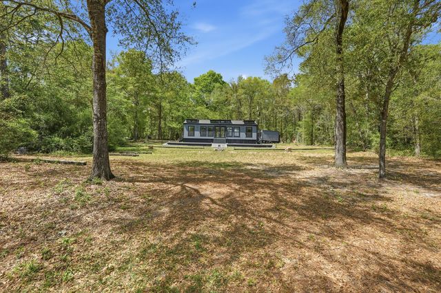401 Holley King Road, Defuniak Springs, FL 32433