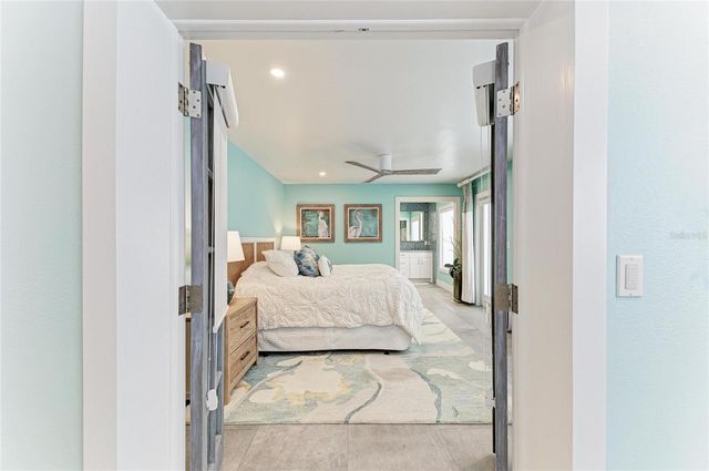 580 LINLEY STREET, Longboat Key, FL 34228