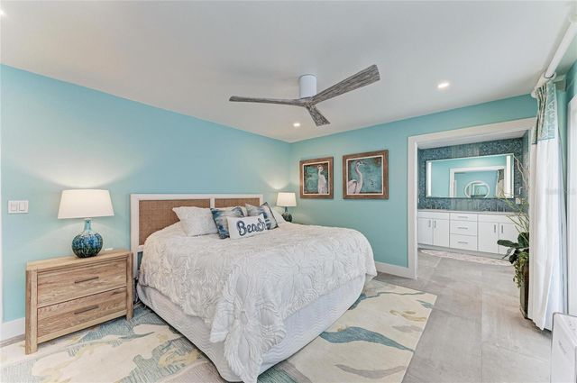 580 LINLEY STREET, Longboat Key, FL 34228
