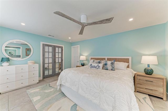 580 LINLEY STREET, Longboat Key, FL 34228
