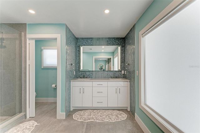 580 LINLEY STREET, Longboat Key, FL 34228