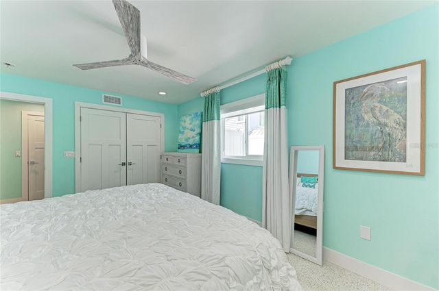 580 LINLEY STREET, Longboat Key, FL 34228