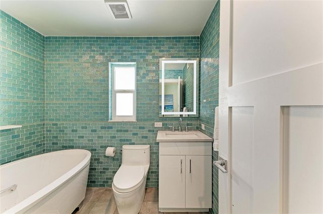 580 LINLEY STREET, Longboat Key, FL 34228