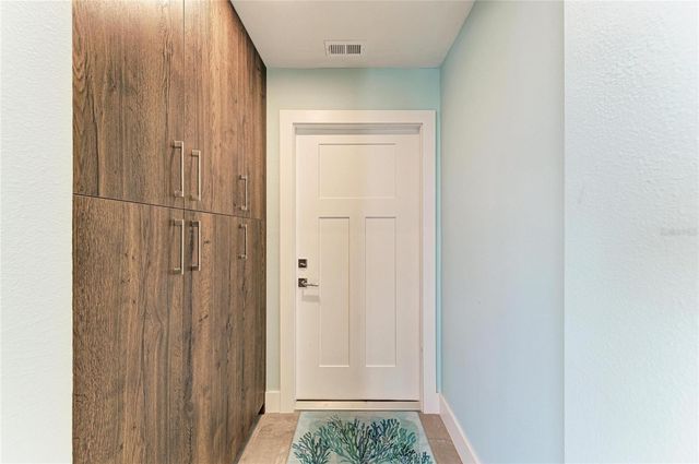 580 LINLEY STREET, Longboat Key, FL 34228