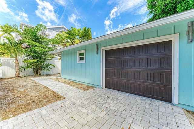 580 LINLEY STREET, Longboat Key, FL 34228