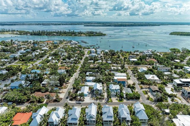 580 LINLEY STREET, Longboat Key, FL 34228