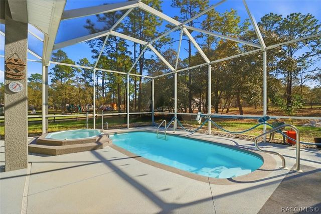 16146 Magnolia Warbler Road, Weeki Wachee, FL 34614