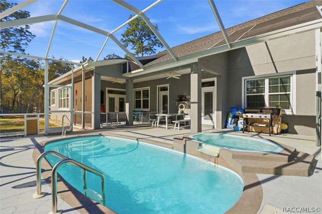 16146 Magnolia Warbler Road, Weeki Wachee, FL 34614