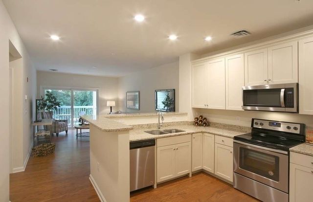 22 Farmstead Ln 407, Sudbury, MA 01776
