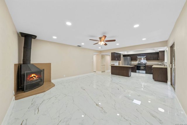 5001 WEDGEWOOD DR, Schertz, TX 78108