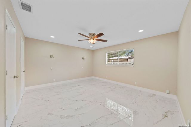 5001 WEDGEWOOD DR, Schertz, TX 78108