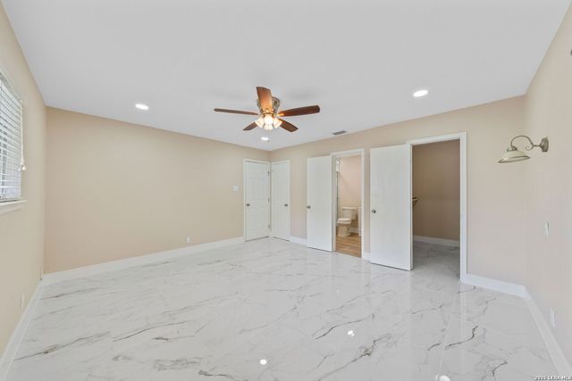 5001 WEDGEWOOD DR, Schertz, TX 78108