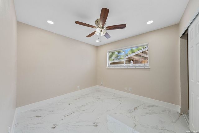 5001 WEDGEWOOD DR, Schertz, TX 78108
