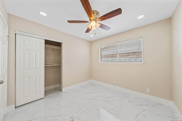 5001 WEDGEWOOD DR, Schertz, TX 78108