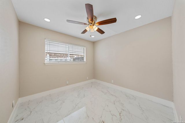 5001 WEDGEWOOD DR, Schertz, TX 78108